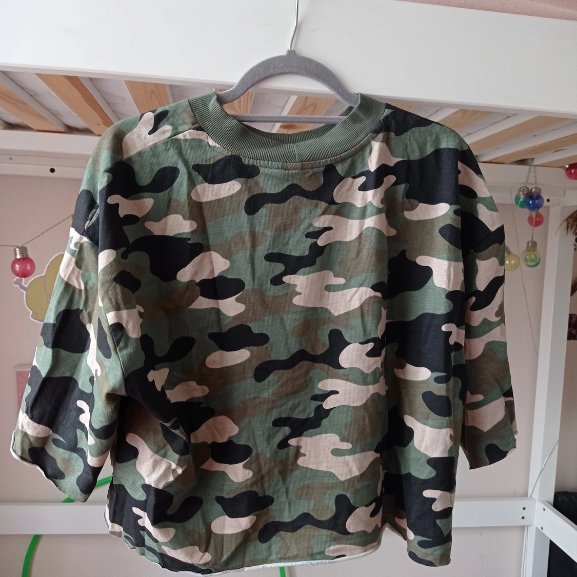 Kort t-shirt storlek L  - 91