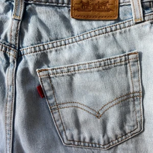 levis balloon leg - Levis jeans - Balloon Leg  Waist - 26   Använda förtal gången så i väldigt gott skick. Nypris 1200kr  Pris: 450kr 