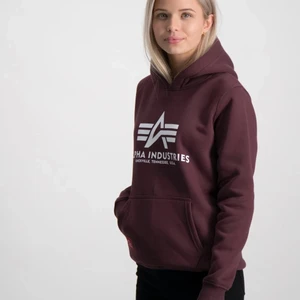 Alpha industries hooide lila - Hej! Säljer min alpha industries hoodie då den är för liten. Den är i storlek M och nypris är ungefär 600 kr men den har en liten skada på framsidan vilken syns på andra bilden! OBS! Köparen står för frakt