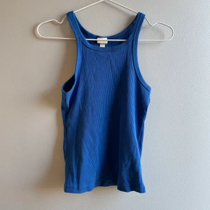 Linne  - Fint blått linne från h&m. Köpt av en tjej här på plick men aldrig kommit till användning sen dess💗