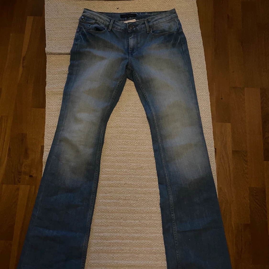lågmidjade jeans