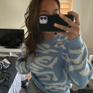 stickat tröja - från shein, använd 2ggr💗 skriv för mer info/bilder