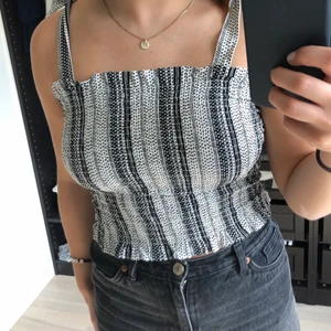 Hm linne - Jättefint linne från hm. Använt sparsamt😊