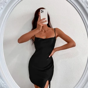 Klänning - Svart klänning från shein, storlek S. Ny, endast testad.