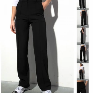 Kostymbyxor från Madlady - Jätte fina kostymbyxor ifrån madlady, använda Max 3 gånger då de är lite korta för mig. Finns knappar så man kan reglera storleken i midjan. Köptes för 499 kr säljs för 300+frakt eller högre vid flera intresserade då man får lägga bud. 💕