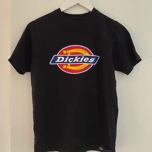Dickies - Dickies tisha i bra skick🙃