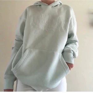 Mint grön hoodie - Hoodie från jack and Jones, köp här på plick, känner ej att de är min stil❤️‍🔥