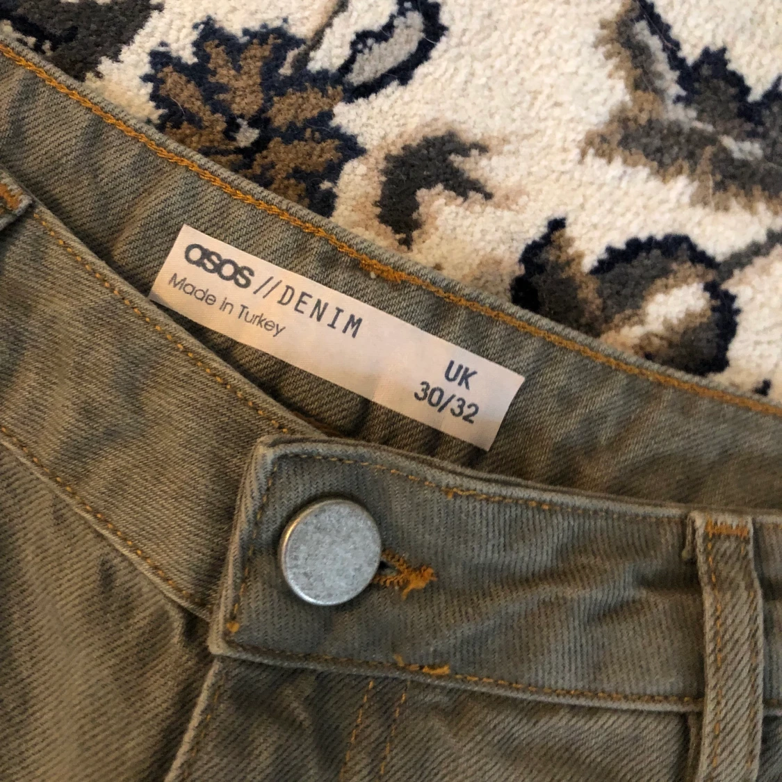Asos Denim jeans grön tvätt strl 30/32 - 90