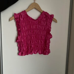   - Fint linne från Zara i storlek M. Aldrig använd och prislappen sitter kvar😘