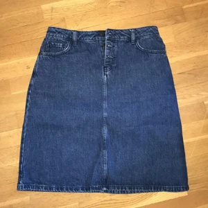 Fatface jeans skirt  - Perfect condition jeans skirt from the British brand Fatface. Comes down to just above the knee. UK size 10/EU 36. Bought directly from the store. Retails for over £50.