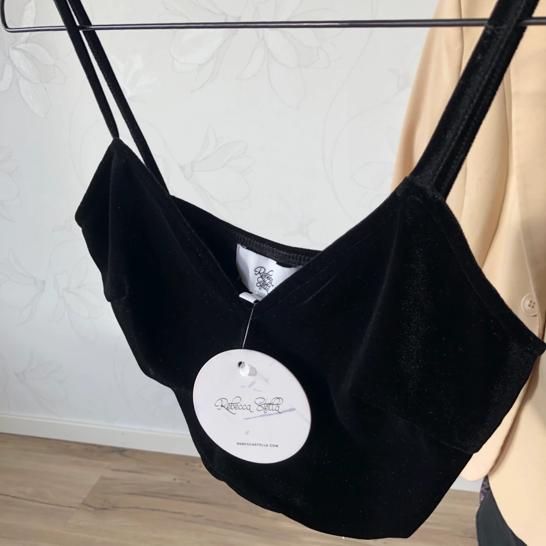 Croppad sammets topp