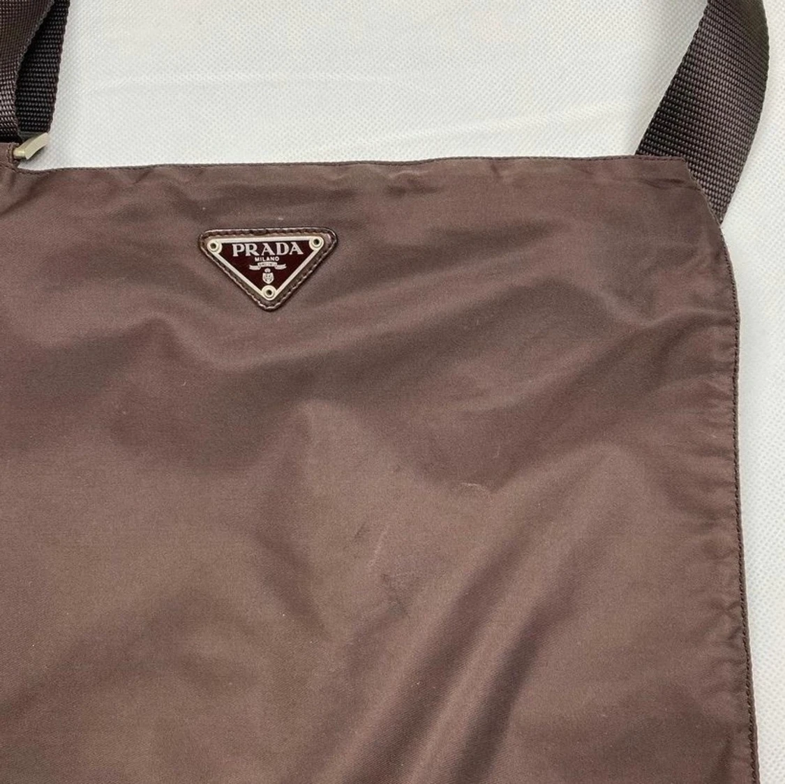 Brun prada väska - 90