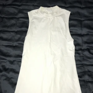 Klänning - En figurnära klänning från Ginatricot, i strl S. Frakt tillkommer!