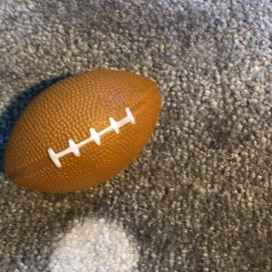 Armekansk fotboll 🏈  - Säljer en bra armekansk fotboll🏈 