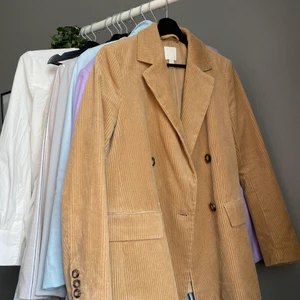 Kavaj - Jättefin kavaj! Säljes pga inte mycket användning. Strl 38