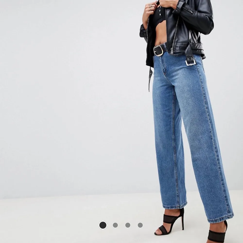 Blåa raka jeans från missguided i strl 36. Köparen står för frakten💚. Jeans & Byxor.