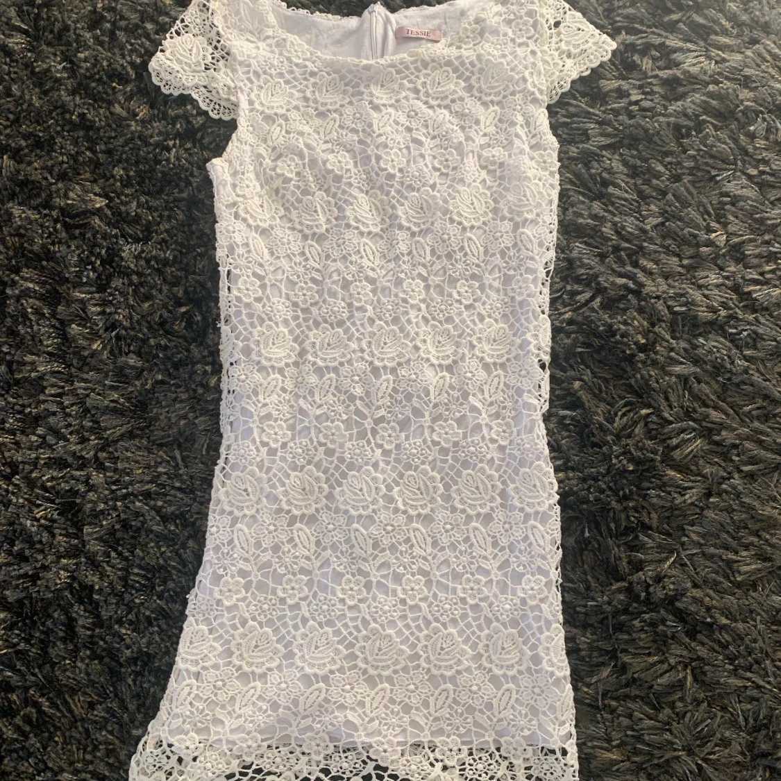 Fin vit spetsklänning