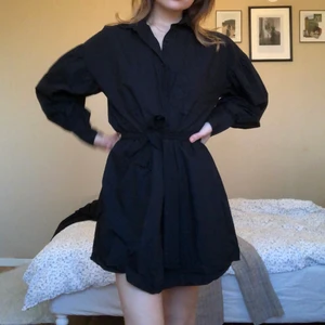 Skjortklänning  - Skjortklänning från Nelly, köpt förra året, aldrig använd. 