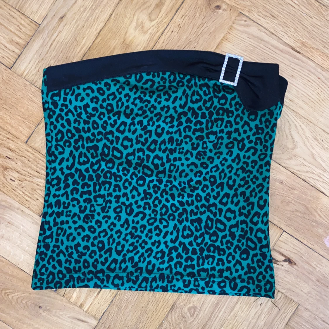 Leopard topp med strass