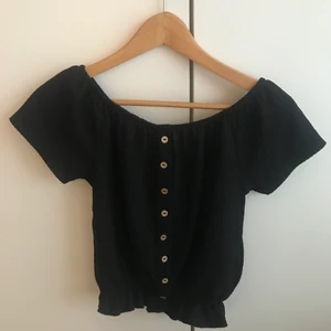 Söt topp - Superfin topp som är sparsamt använd! Perfekt till sommarn eller om man bara vill vara lite fin💞💞