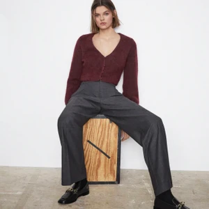 RAKA BYXOR - från zara, köpta för 399kr men passar tyvärr ej :( mitt pris: 120kr