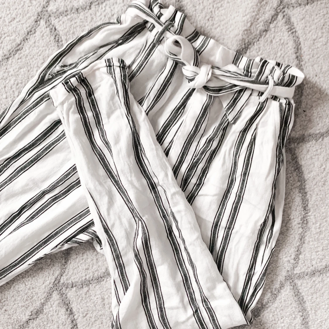 Pås byxor snörning