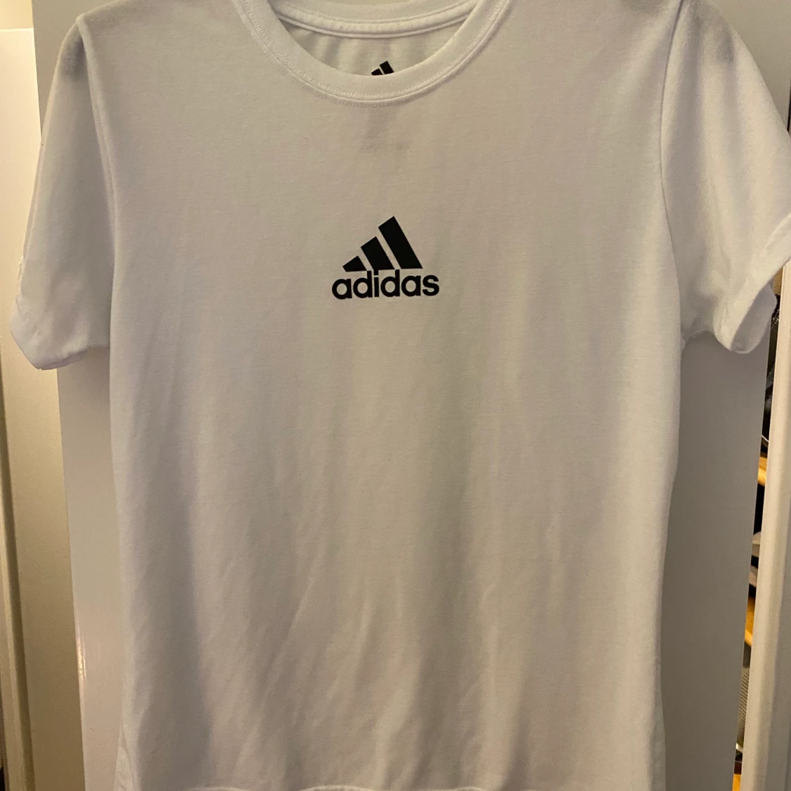 Adidas träningstshirt stl M 
