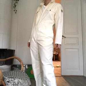 Fjällräven overall, strl 38 - Sällsynt fjällräven overall i storlek 38, modell är 173 cm lång. Overallen är i superbra skick, om många är intresserade går det bra att buda i kommentarerna.