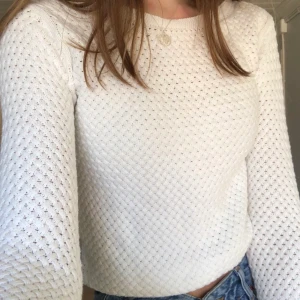 Stickad tröja från Hampton Republic - Sååå fin mer är tyvärr för liten för mig, inte alls använd mycket, från Hampton Republic (kappahl)🤍 nypris var mellan 300 och 400 så säljer för 160 + frakt📦