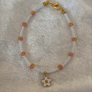 PÄRLSMYCKEN! 🦋⚡️ - Dessa lanseras på min webshop i mars!! 🌷🌸 madebynora.se - fler stilar kommer!