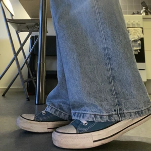 Blå Converse  - Säljer dessa blå converse, bra skick 