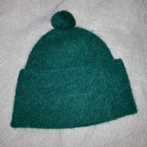 Grön mössa från arket! - Mössa från Arket. Alpacka. Köparen står för frakten 
