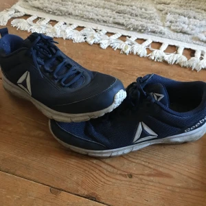 Reebok - Använda 2-3ggr