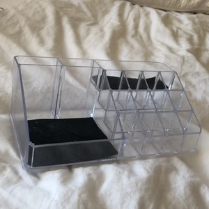 Sminkställ  - Jättefint sminkställ, som nytt, har endast andvänds till fransar.