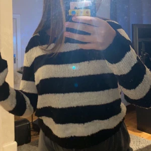 Stickad tröja  - Randig stickad tröja från H&m i storlek M