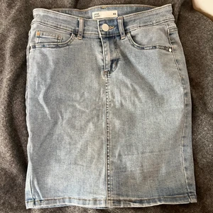 Blå jeans kjol - Blå jeans kjol storlek xs, 100 kr plus frakt  