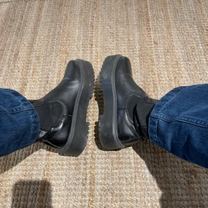 Boots  - Ett par skit snygga boots i storlek 37, tyvärr lite för små för mig!! Jättefint skick! 