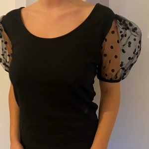 Zara topp - Oanvänd zara topp prislapp finns. Kan frakta eller mötas