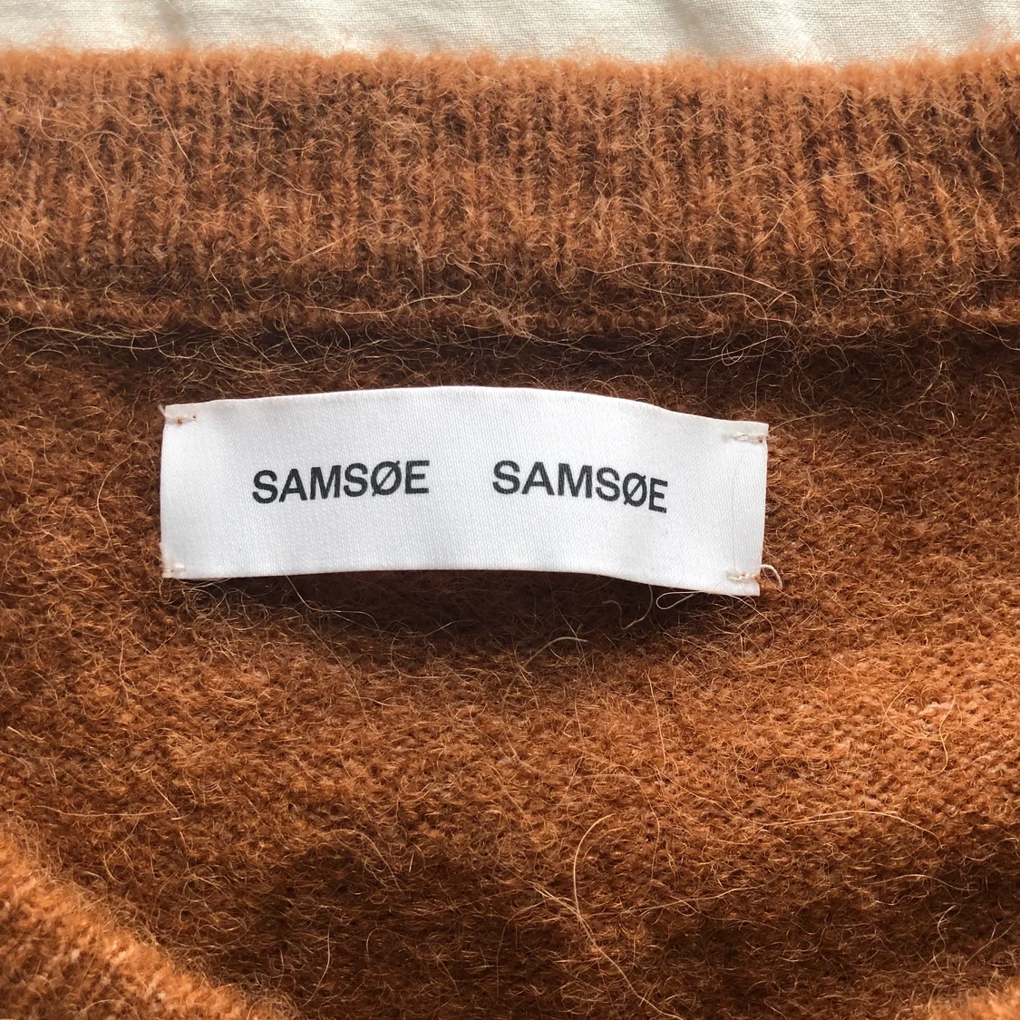 Brun stickad tröja - 91