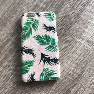 iPhone 7 mobilskal - Palm blad glittrig rosa aktig eller vit.