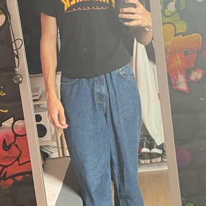 Trasher t shirt  - Säljer min snygga trasher t shirt för att den inte kommer till användning. Använd få gånger och är storlek M. Köpt för 450 från Junkyard och säljs för 200 plus frakt. Priset går att diskutera 