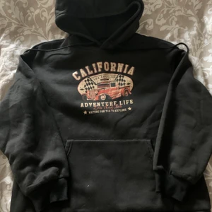 Hoodie med tryck - Aldrig använd, för liten för mig