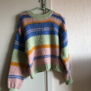 Stickad tröja - Mysig tröja som inte sticks, lite oversized