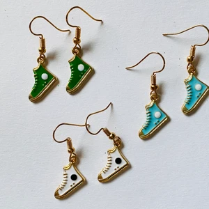 Converseörhängen ❤️ - Bara dessa kvar! 50kr styck och fri frakt eller alla 3 för 100 kr och fri frakt ❤️