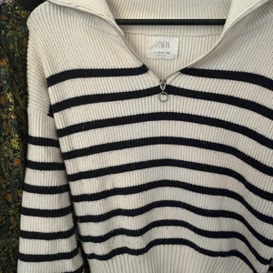 Tjocktröja - Randig tjocktröja från zara❤️bra skick, storlek 13-14 år