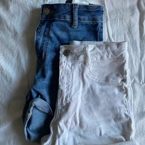 Shorts  - Säljer nu båda dessa shorts 50kr/st,hör av dej vid frågor eller annat 💕