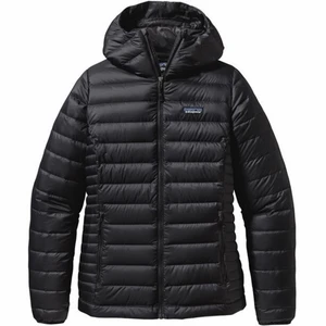 Patogonia jacka - Säljer en jätte fin Patagonia dunjacka med luva. Bra kvalitet! Storlek S❤️ nypris: 2795kr säljer för 999kr! priset kan diskuteras 