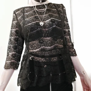 Helsvart spetströja 🖤 - Helsvart spetströja 🖤 Fantastiskt fint layeringplagg! Storlek M, 60kr