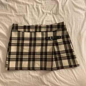 Rutig kjol  - Så fin♥️frakt 48♥️