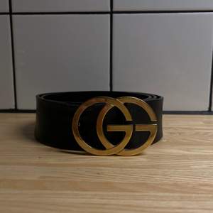 Gucci belt with validation letter.